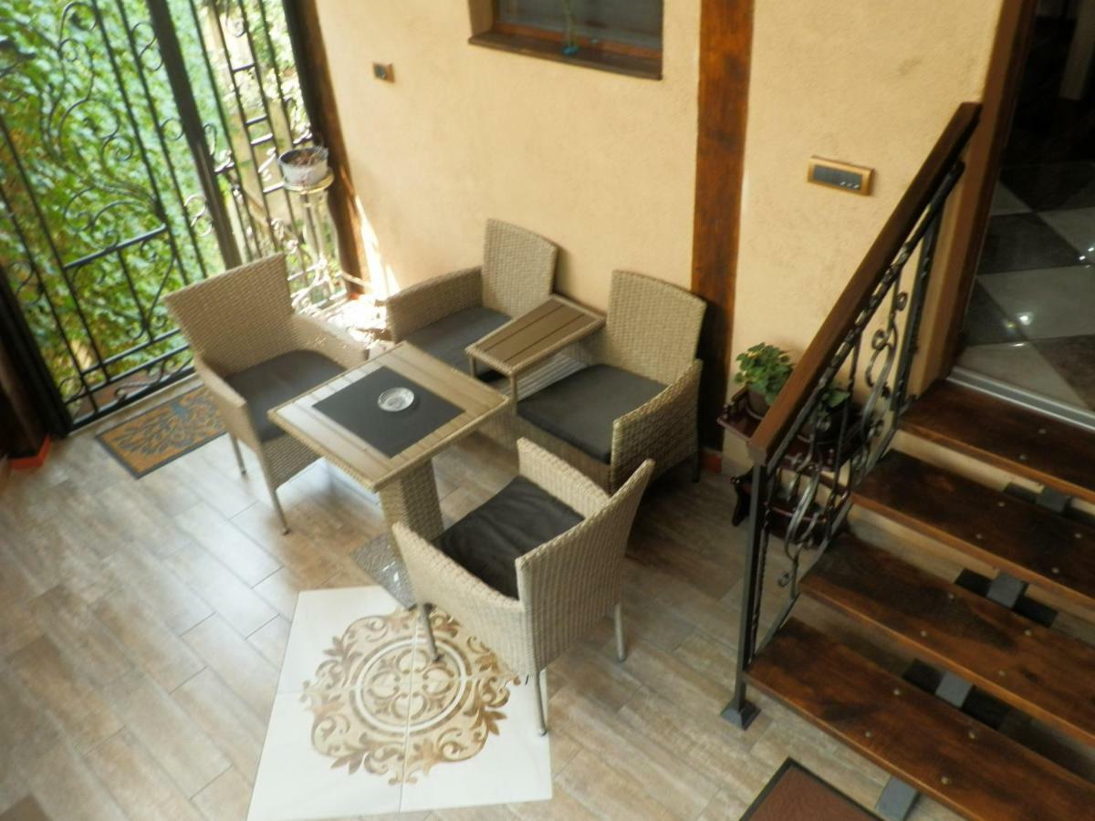 Apartman Rustik Belgrado Buitenkant foto